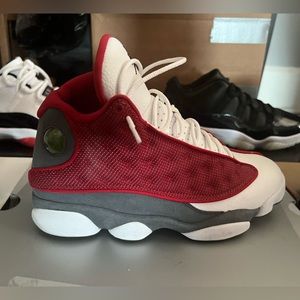 Used mens size 8 Jordan 13
